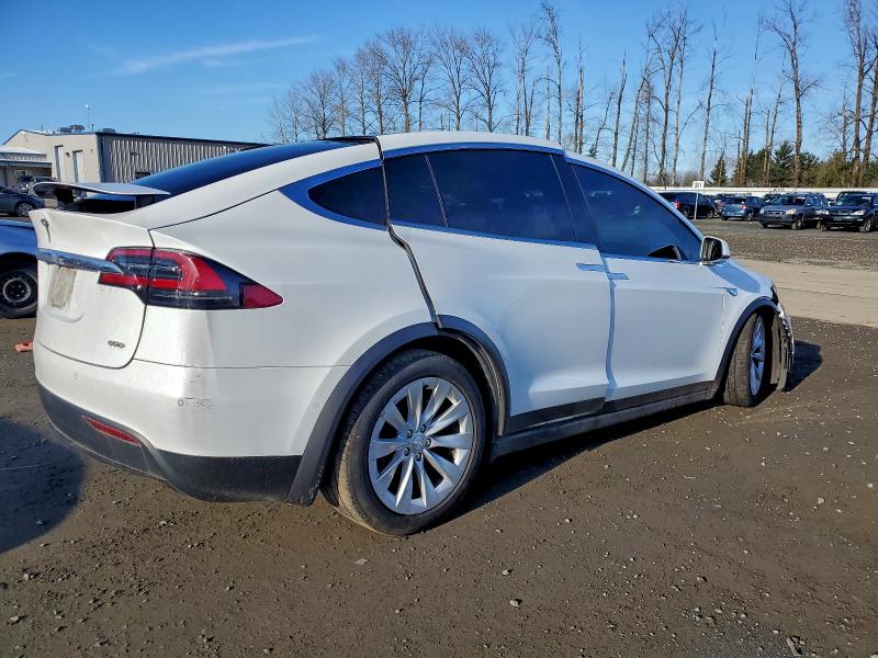 Фото 3 - TESLA MODEL X
