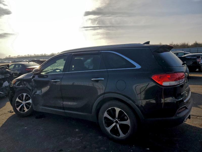 Фото 2 - KIA SORENTO