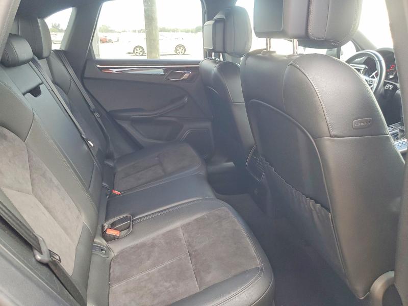 Фото 11 - PORSCHE MACAN