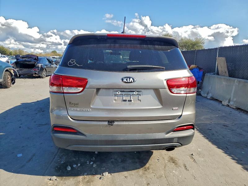 Фото 6 - KIA SORENTO