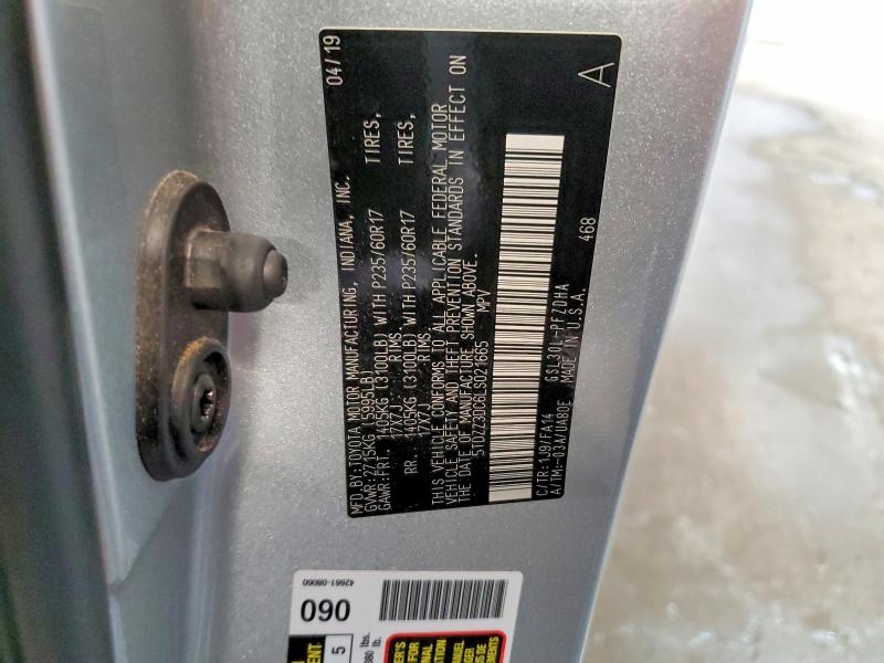 Фото 13 - TOYOTA SIENNA