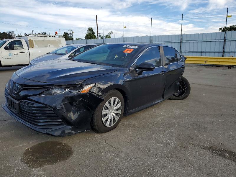 Фото 1 - TOYOTA CAMRY