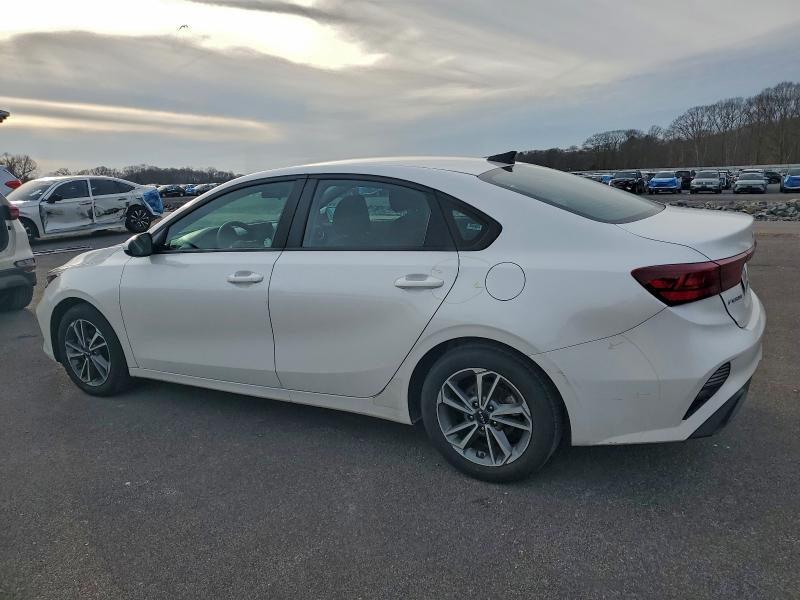 Фото 2 - KIA FORTE