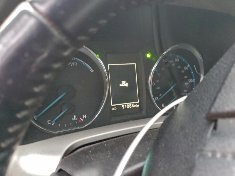 Фото 9 - TOYOTA RAV4