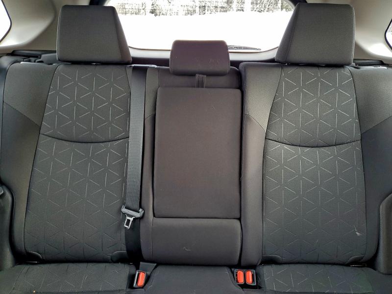 Фото 10 - TOYOTA RAV4