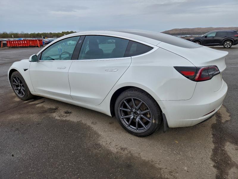 Фото 2 - TESLA MODEL 3