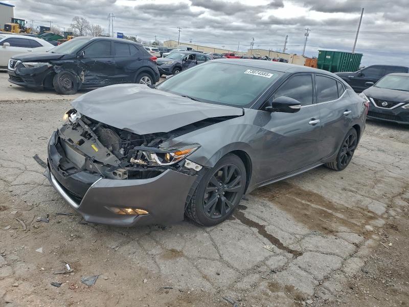 Фото 1 - NISSAN MAXIMA