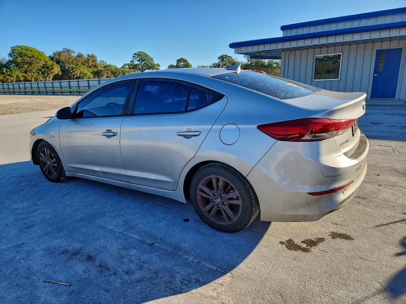 Фото 2 - HYUNDAI ELANTRA