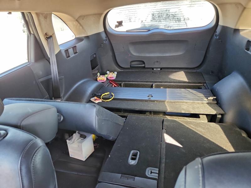 Фото 10 - KIA SORENTO