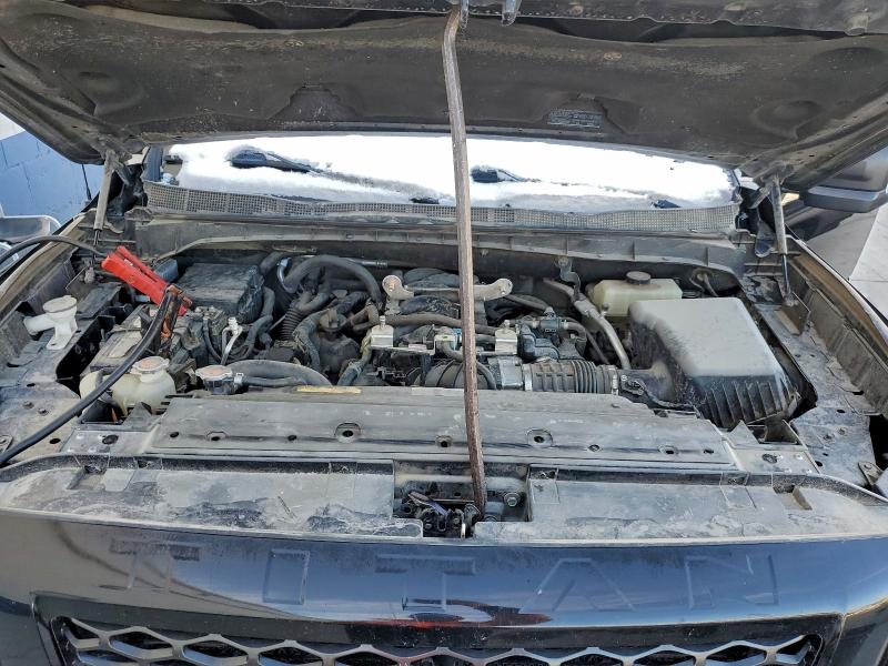 Фото 11 - NISSAN TITAN