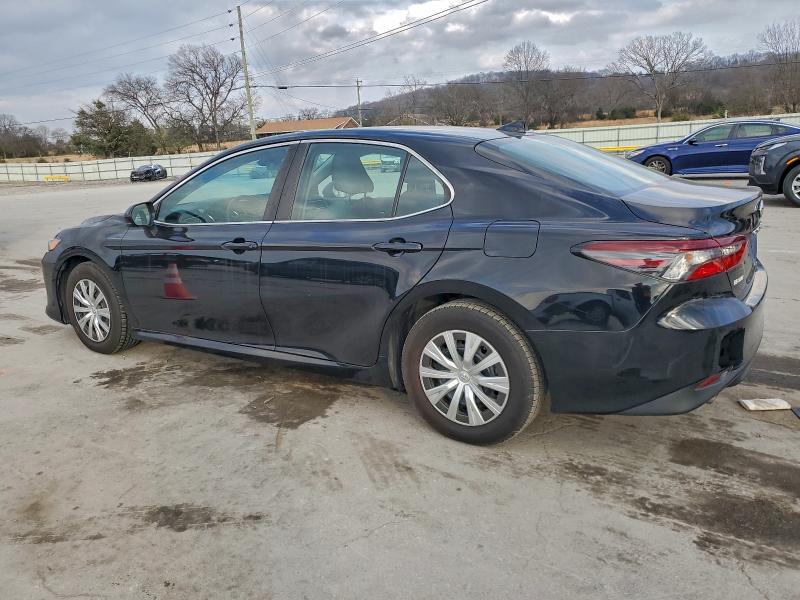 Фото 2 - TOYOTA CAMRY