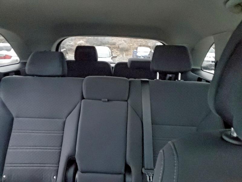 Фото 10 - KIA SORENTO