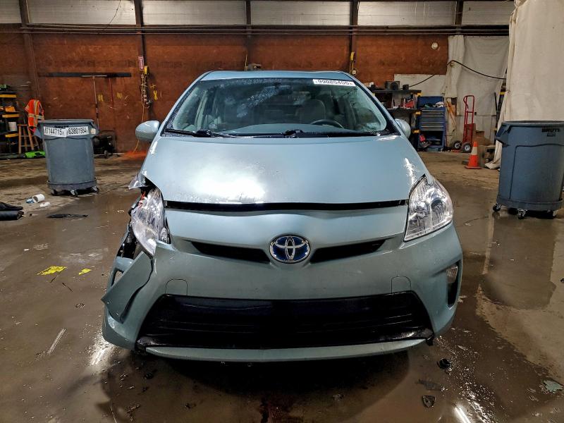 Фото 5 - TOYOTA PRIUS