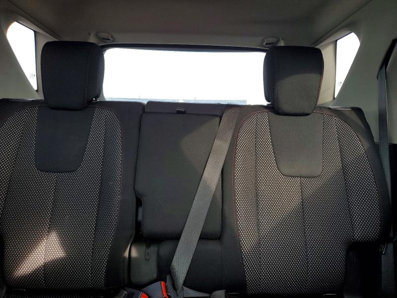 Фото 10 - CHEVROLET EQUINOX