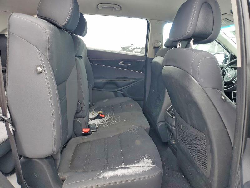 Фото 10 - KIA SORENTO