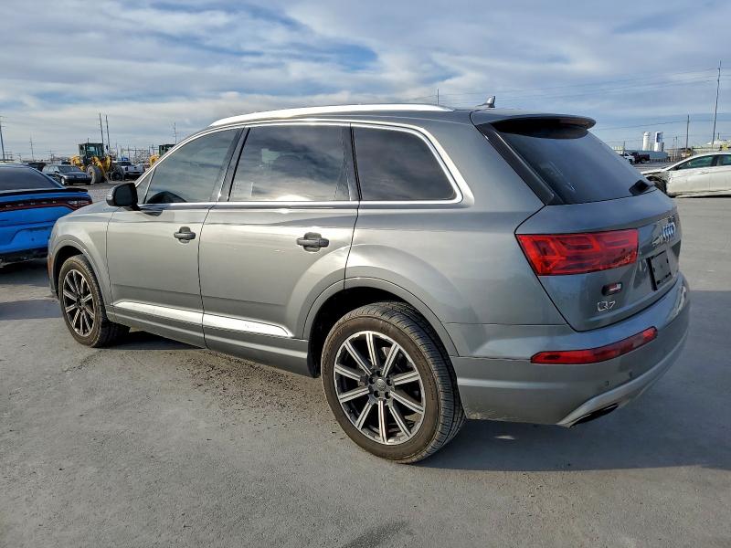 Фото 2 - AUDI Q7