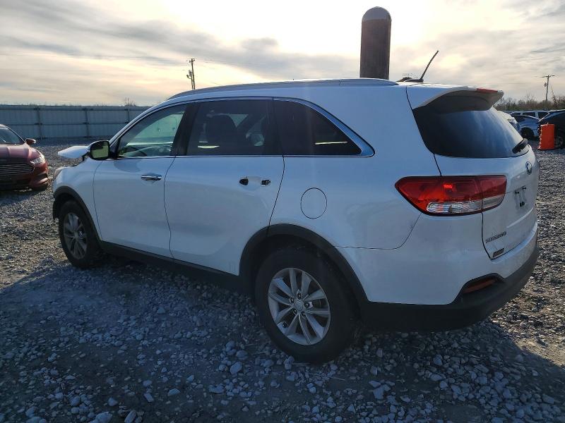 Фото 2 - KIA SORENTO