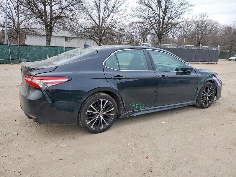 Фото 3 - TOYOTA CAMRY