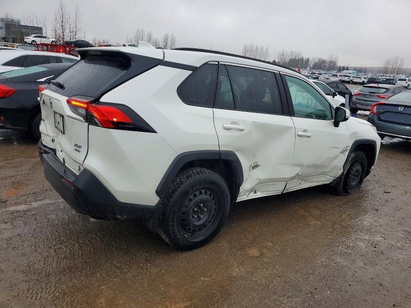 Фото 3 - TOYOTA RAV4