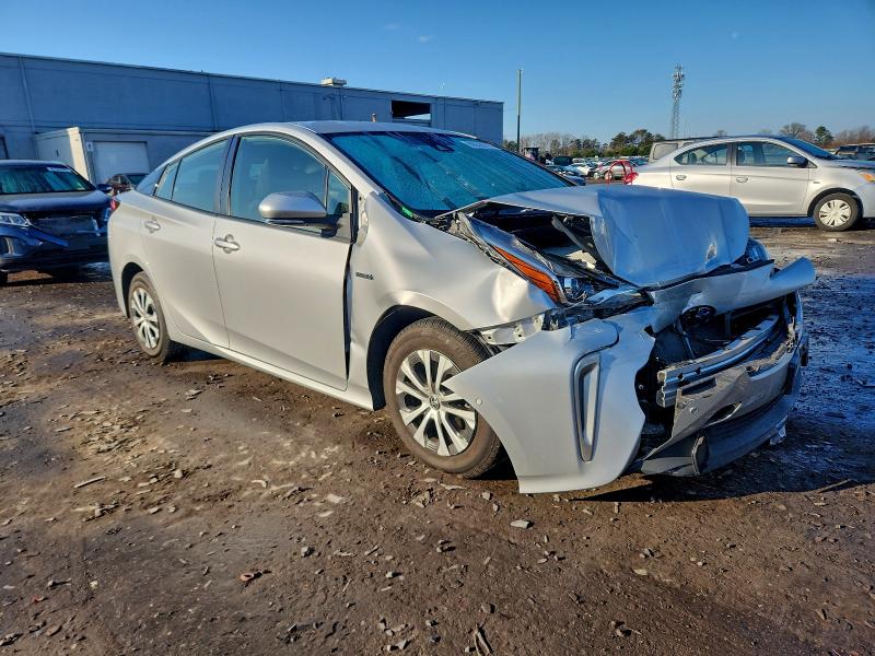 Фото 4 - TOYOTA PRIUS