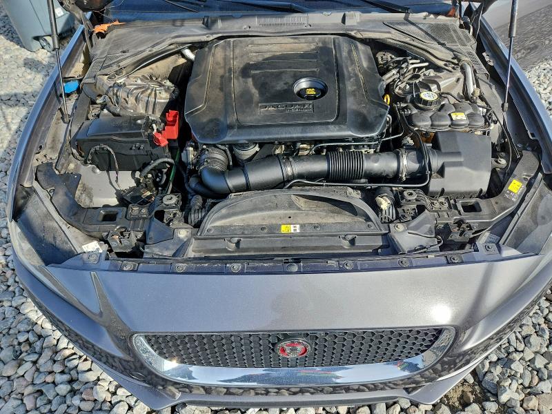 Фото 11 - JAGUAR XE