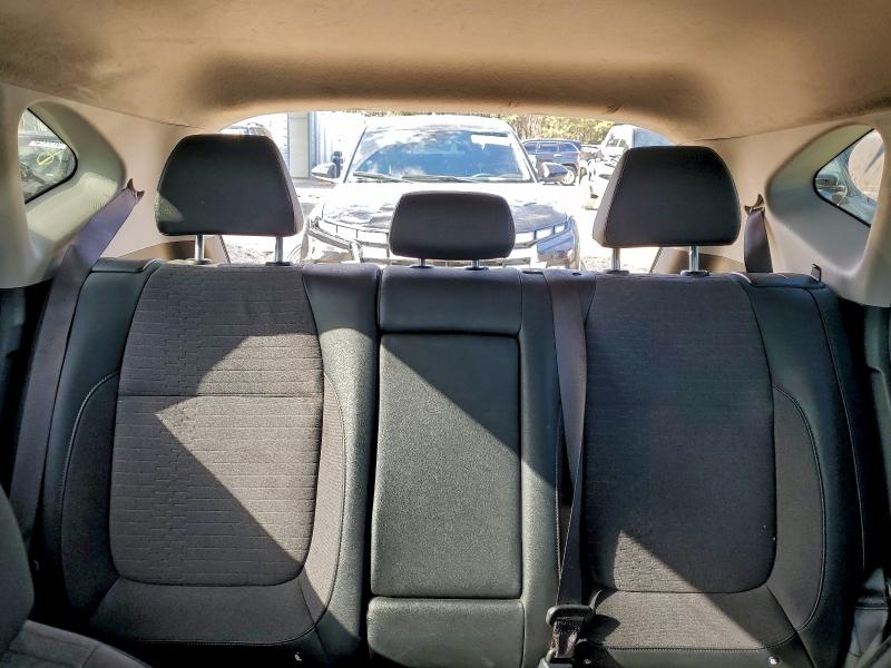 Фото 10 - KIA SELTOS