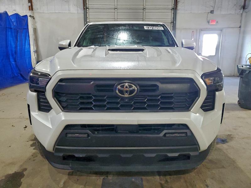 Фото 5 - TOYOTA TACOMA