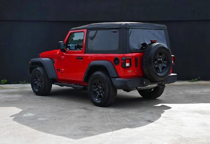 Фото 3 - JEEP WRANGLER