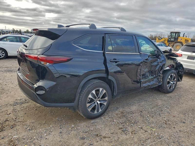 Фото 3 - TOYOTA HIGHLANDER