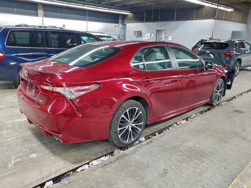 Фото 3 - TOYOTA CAMRY