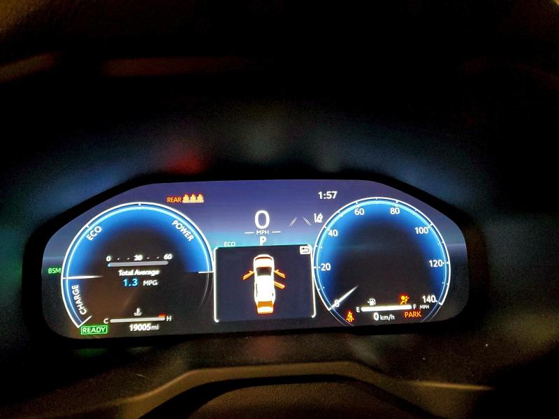 Фото 9 - TOYOTA RAV4