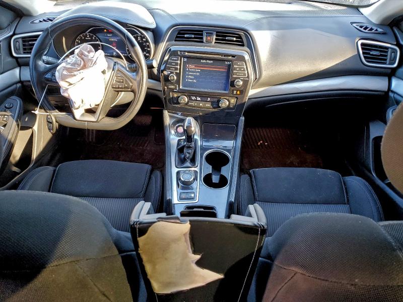 Фото 8 - NISSAN MAXIMA