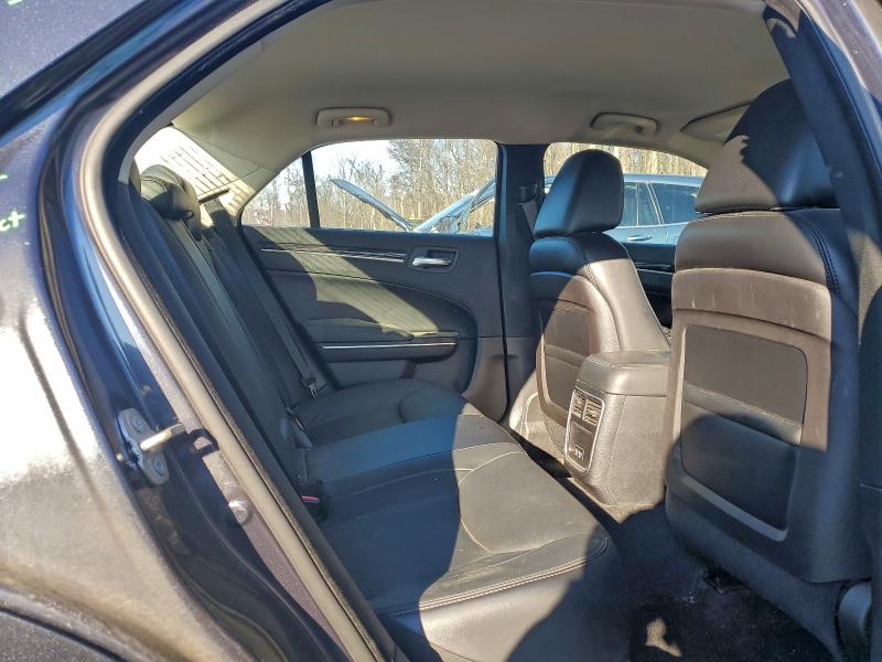 Фото 10 - CHRYSLER 300