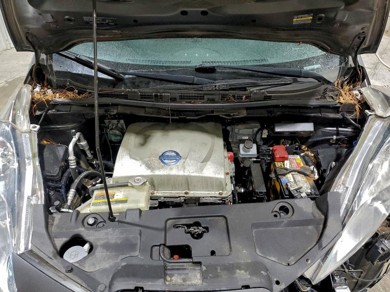 Фото 11 - NISSAN LEAF