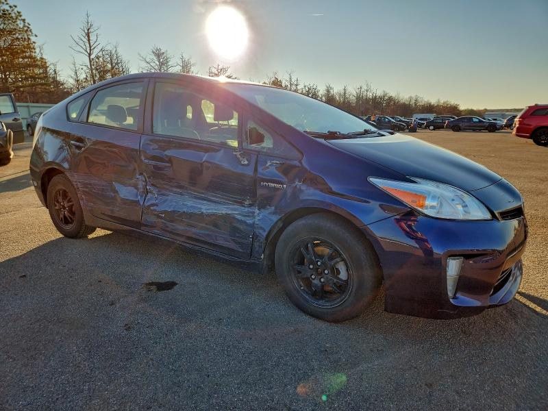 Фото 4 - TOYOTA PRIUS