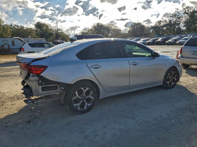 Фото 3 - KIA FORTE