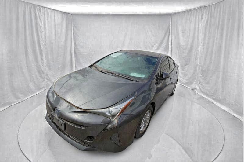 Фото 2 - TOYOTA PRIUS