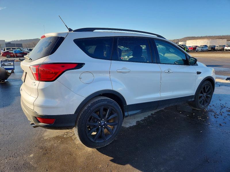 Фото 3 - FORD ESCAPE