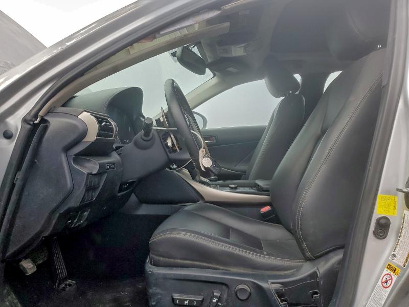 Фото 7 - LEXUS IS