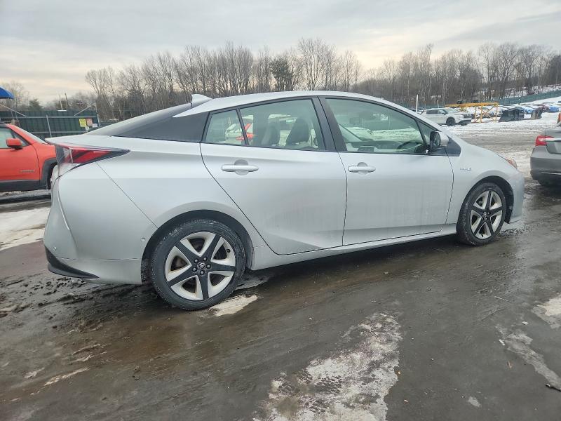 Фото 3 - TOYOTA PRIUS