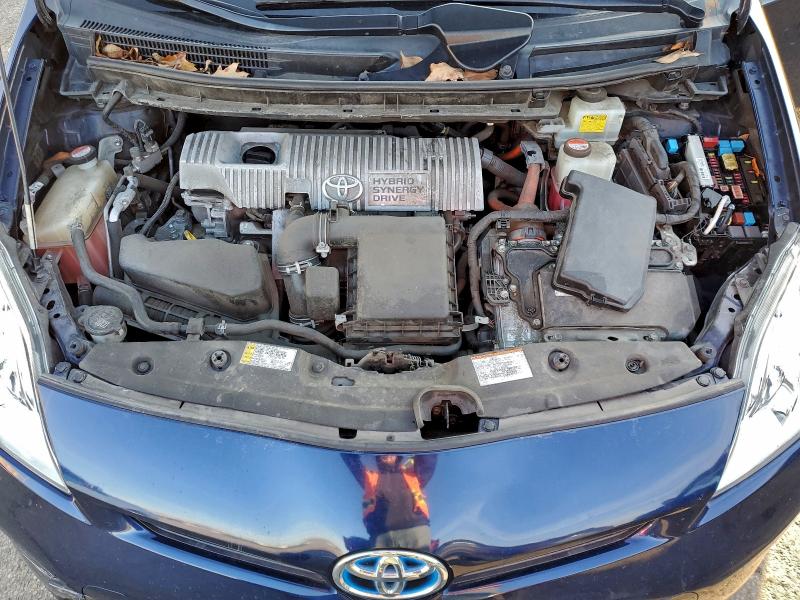 Фото 11 - TOYOTA PRIUS