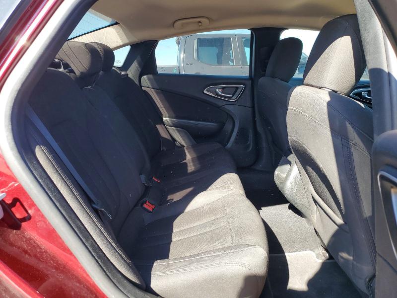 Фото 10 - CHRYSLER 200