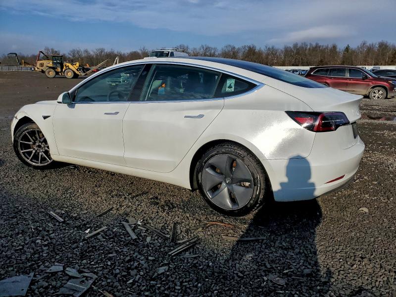 Фото 2 - TESLA MODEL 3