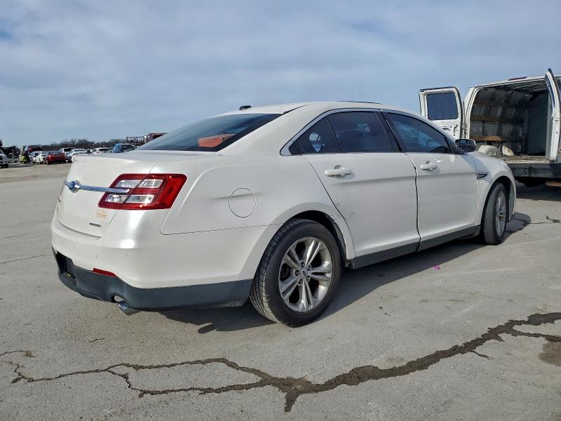 FORD TAURUS 2016 VIN 1FAHP2E8XGG125636