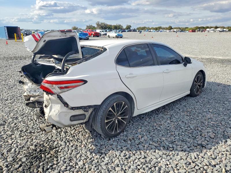 Фото 3 - TOYOTA CAMRY