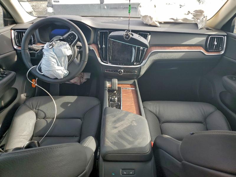 Фото 8 - VOLVO V60