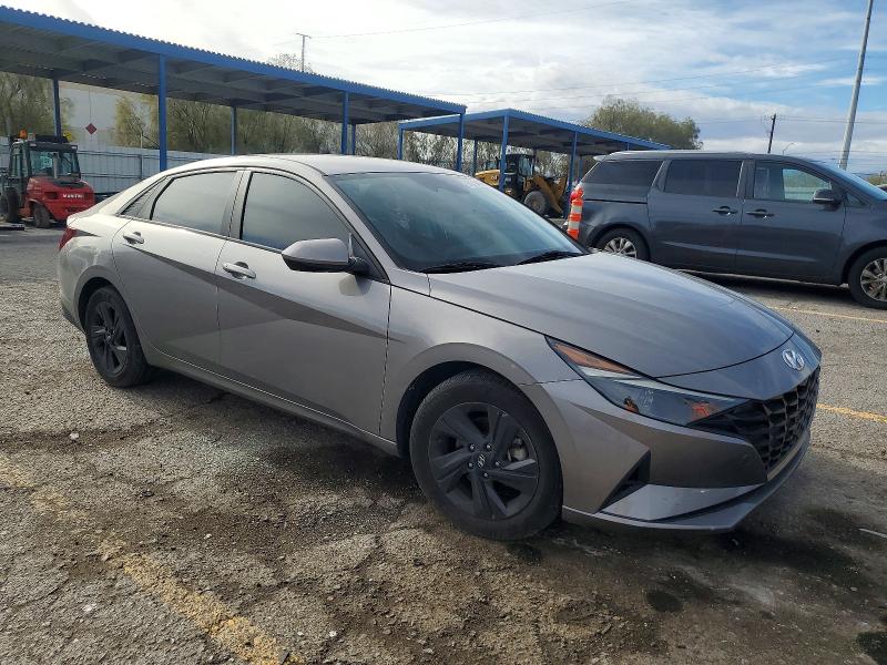 Фото 4 - HYUNDAI ELANTRA