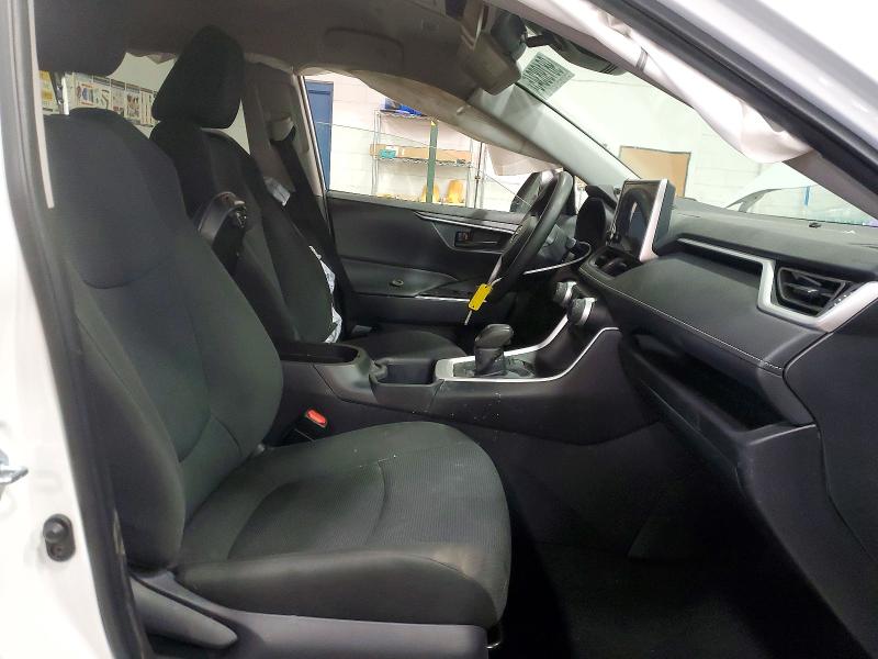 Фото 7 - TOYOTA RAV4