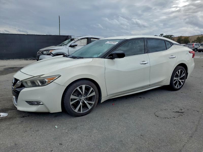 Фото 1 - NISSAN MAXIMA