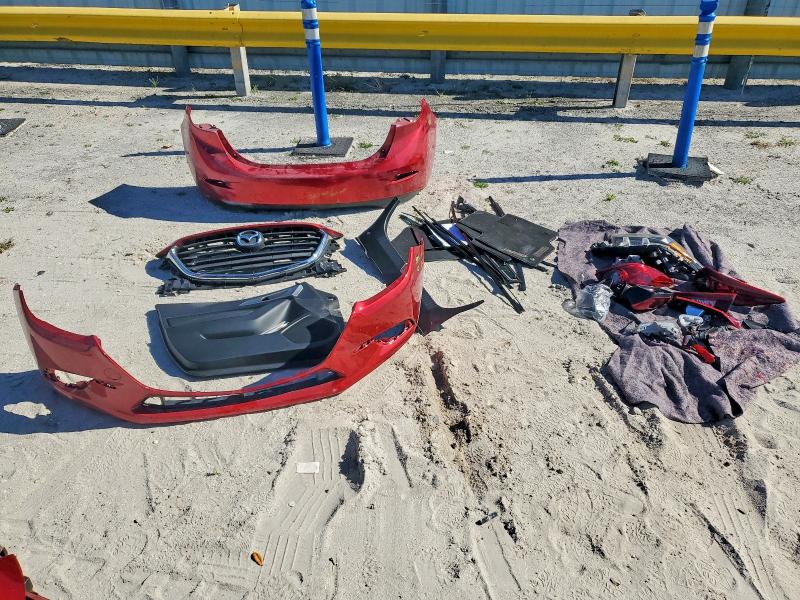 Фото 12 - MAZDA 3